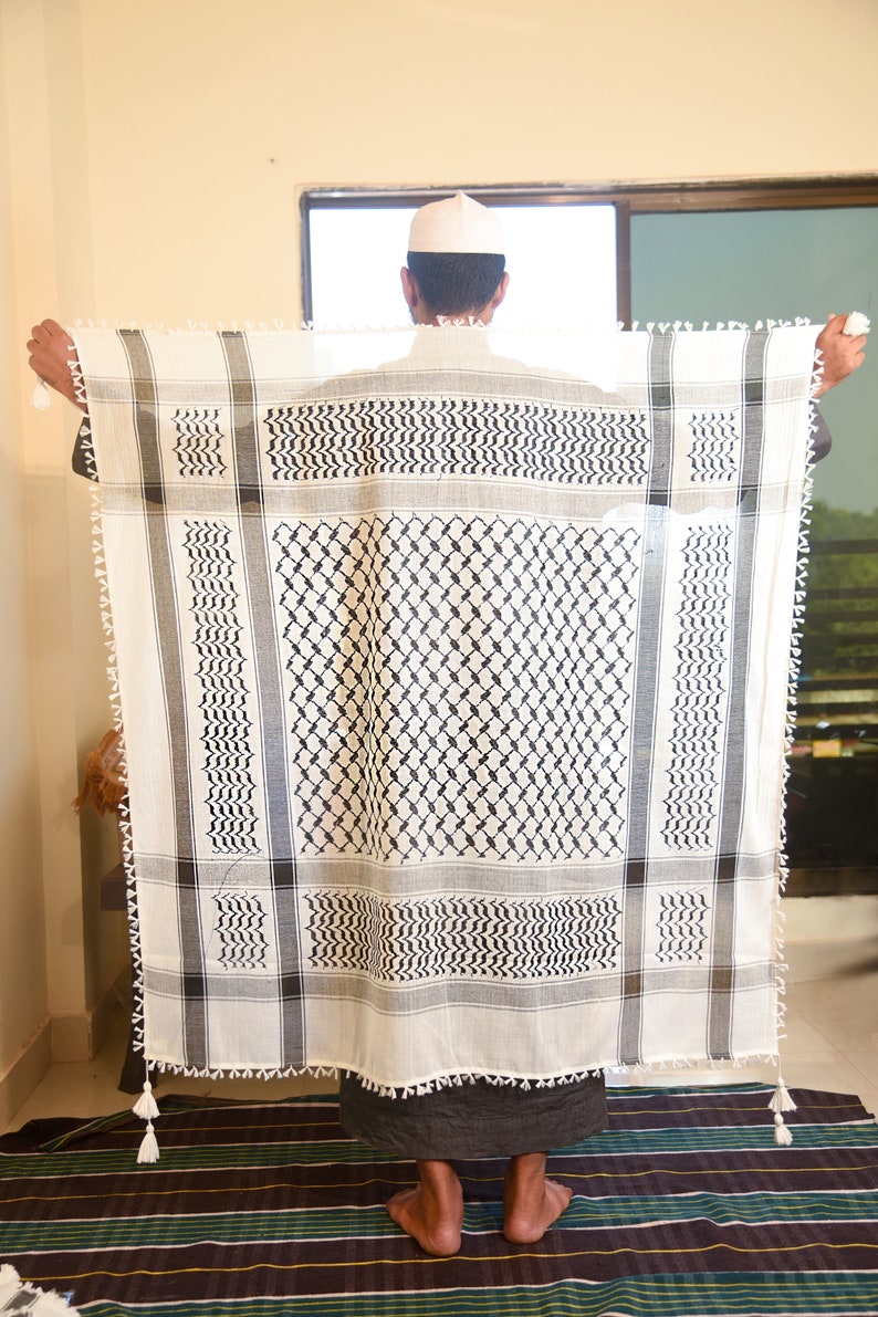 Embroidered Palestinian Kefiyya